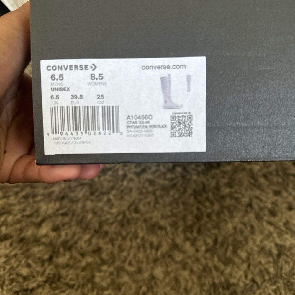 Converse knee high
